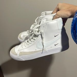 Replica Nike Blazer size Eu 42 (women’s 10.5)